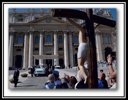 Crucifijo en el Vaticano